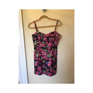 < FLORAL MINI DRESS >